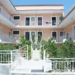 Ξενοδοχείο με διαμερίσματα Byron Αργοστόλι