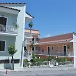 Byron Apartahotel 2*