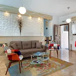 Byron Apartahotel 2*