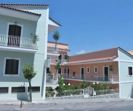 Byron Aparthotel 2*