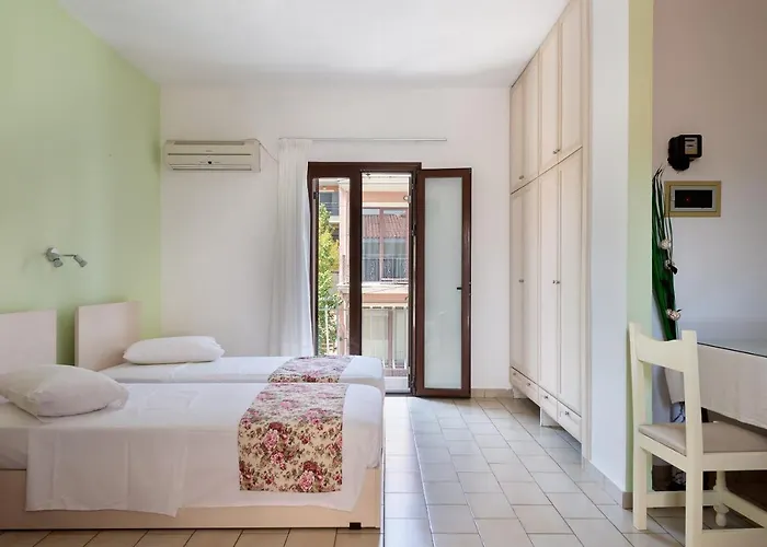 מלון דירות Byron 2*