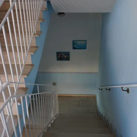 Byron Aparthotel 2*